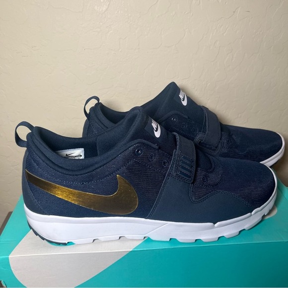 Nike Other - Nike SB Trainerendor - Navy